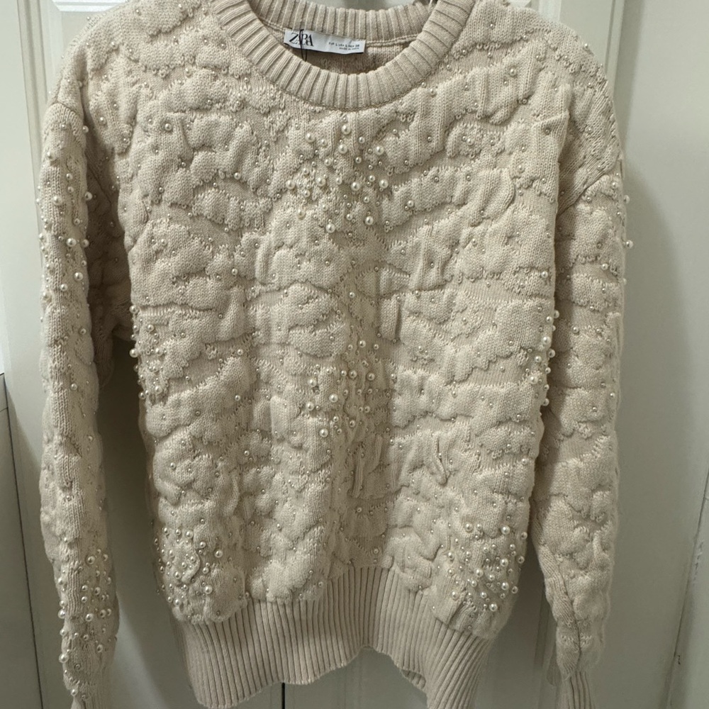 *NWT* Zara Textured Cream Sweater with Pearl Details - Size L